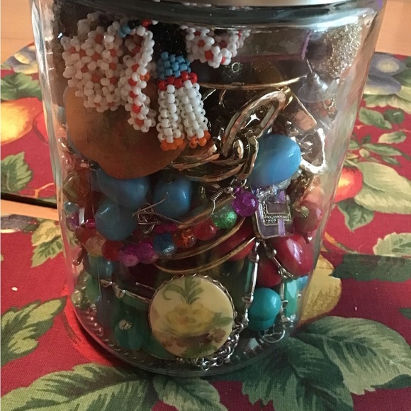 JEWELRY JAR LARGE SIZE VINTAGE & COSTUME MIX NO CRAFT ACTUAL JAR SHOWN - Picture 4 of 5